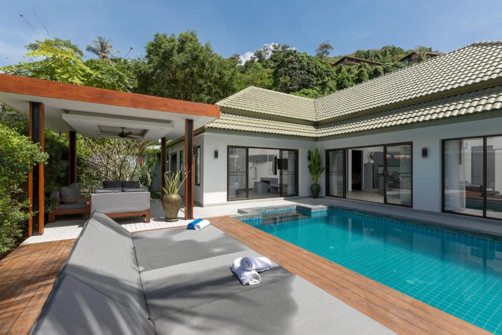 Karon Beach Pool Villa – Phuket